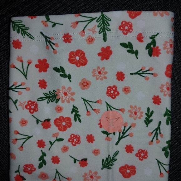 SweetLegs white floral basic leggings. Plus2 size. - Picture 5 of 5